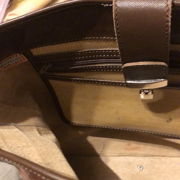 Dooney Bourke brown vintage leather large hobo handbag like new - Picture 6 of 11